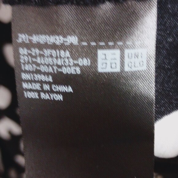 Uniqlo:C Black & White Balloon Sleeve Dress - Picture 12 of 13